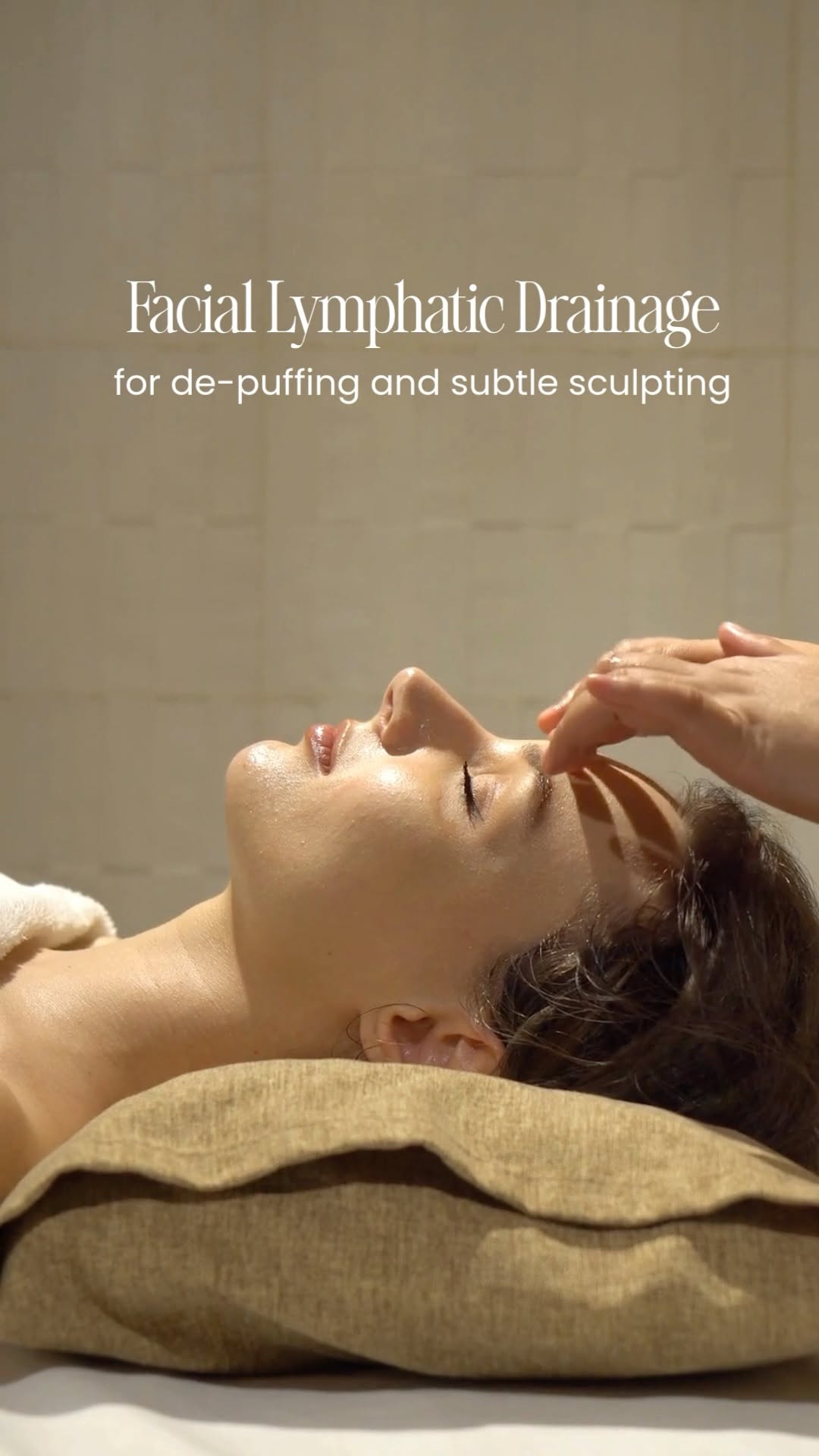 Facial lymphatic drainage treatment